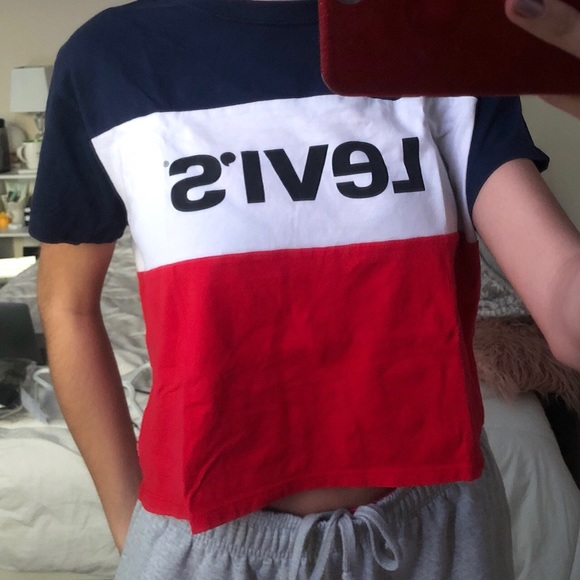 Levi’s red, blue and white t-shirt. S. - Picture 2 of 2